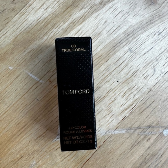 TOM FORD lip color lipstick 09 True Coral mini travel .03 oz 1g NIB FRESH NEW - Picture 4 of 4
